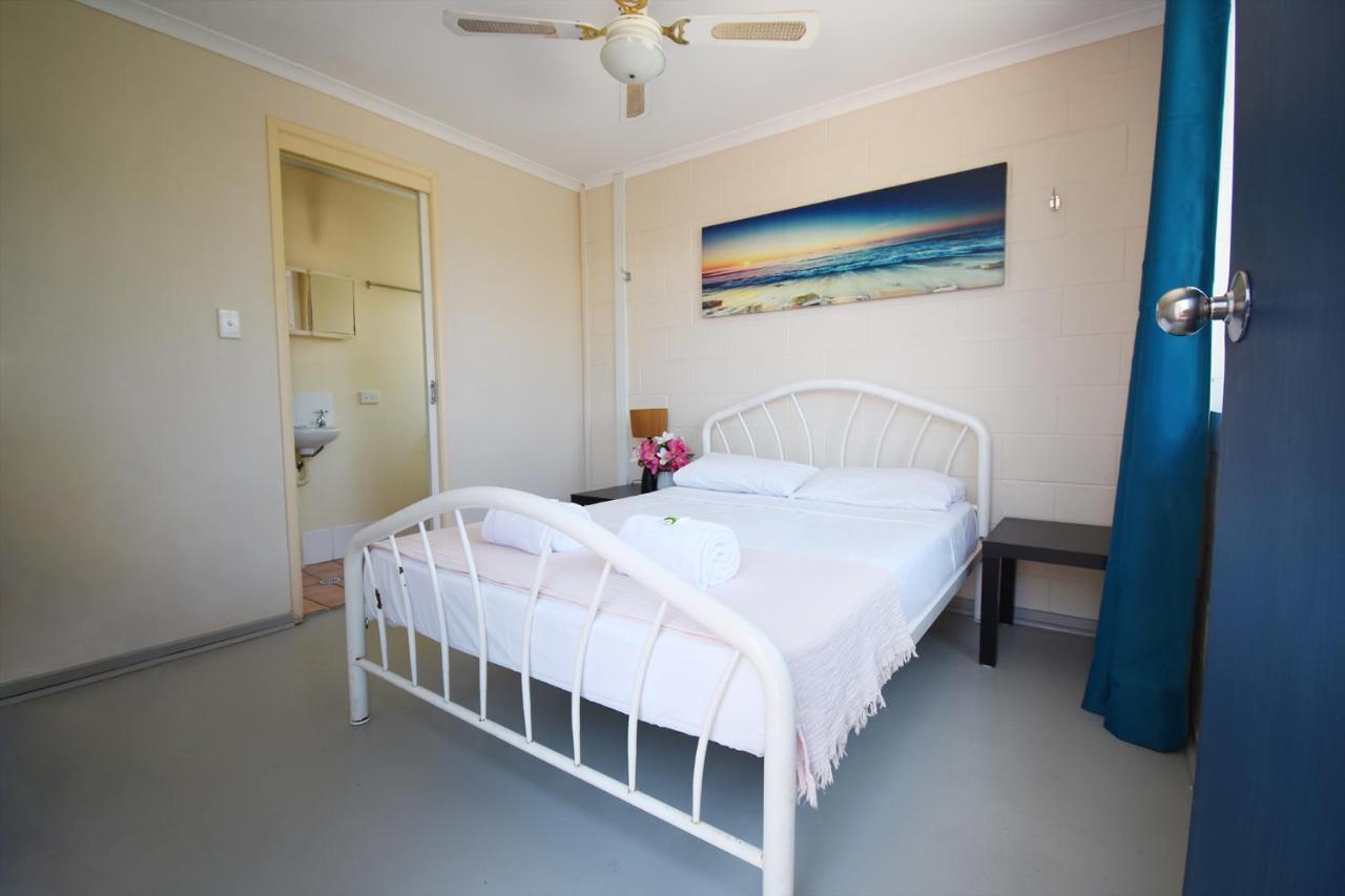 Caloundra Backpackers Hostel Exterior foto